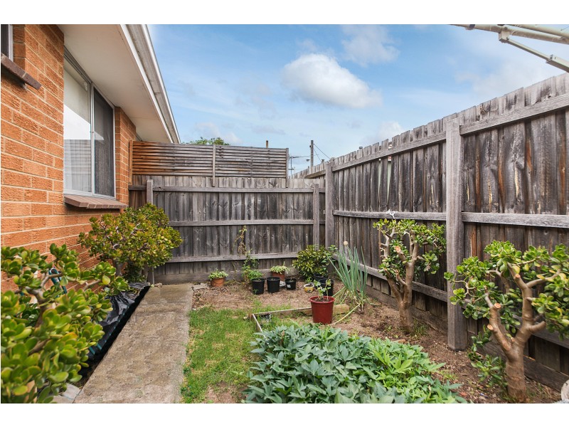 2/97 Bernard Street, Cheltenham VIC 3192