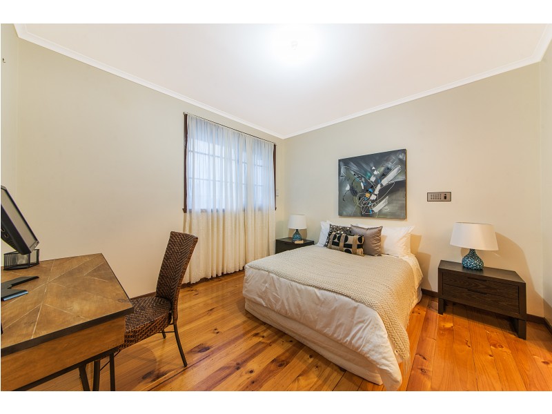 43 Sandalwood Drive, Oakleigh South VIC 3167