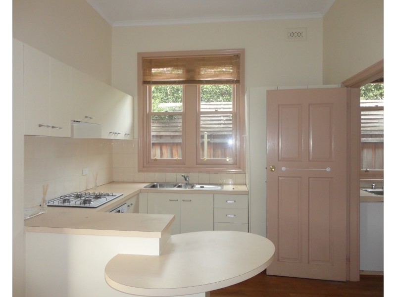 9 Holmwood Avenue, Brighton VIC 3186