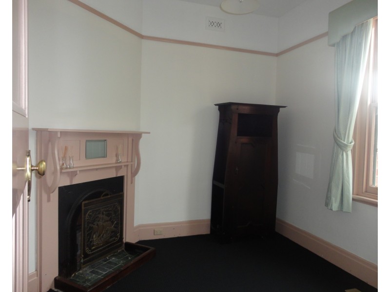 9 Holmwood Avenue, Brighton VIC 3186