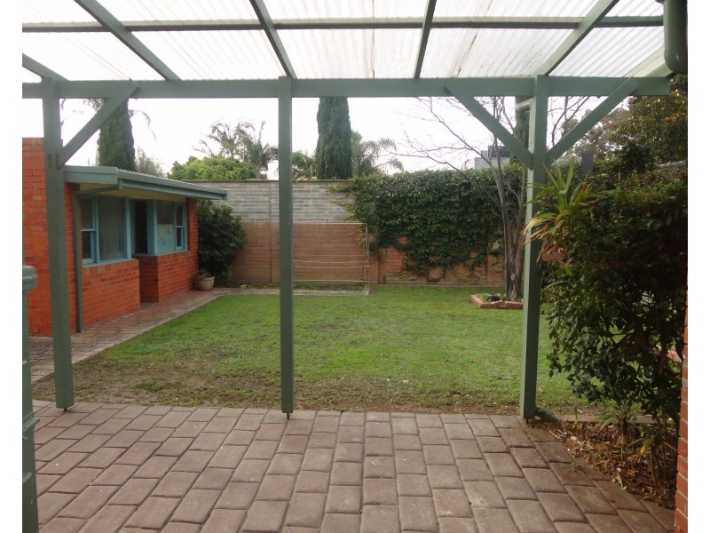 9 Holmwood Avenue, Brighton VIC 3186