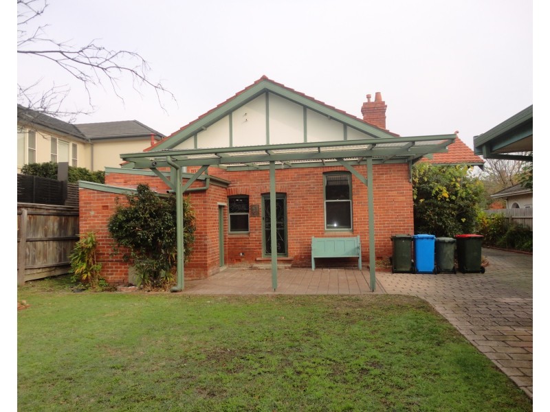 9 Holmwood Avenue, Brighton VIC 3186