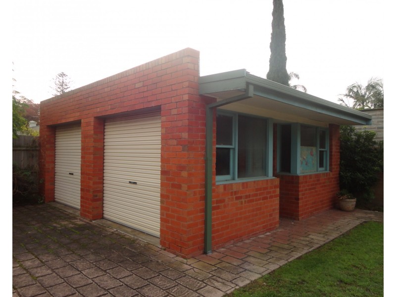 9 Holmwood Avenue, Brighton VIC 3186