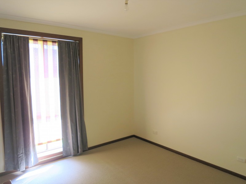 1/136-138 Bourke Road, Clarinda VIC 3169