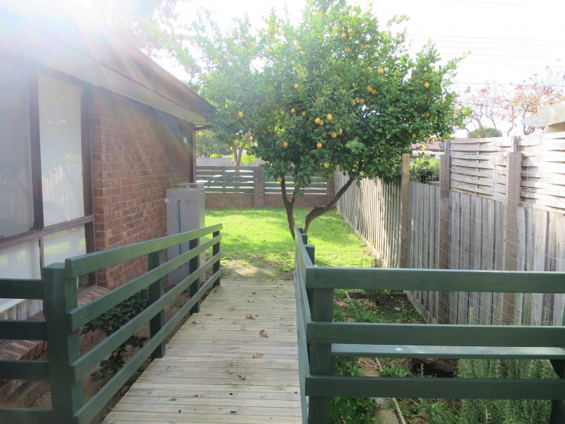 1/136-138 Bourke Road, Clarinda VIC 3169