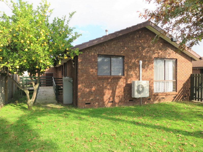 1/136-138 Bourke Road, Clarinda VIC 3169