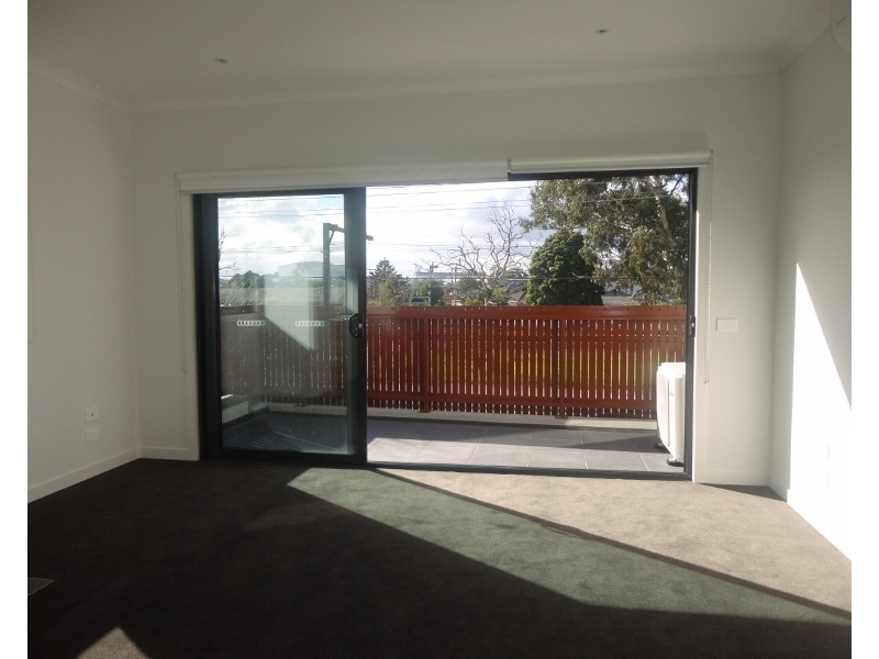 3/480 Haughton Road, Clayton South VIC 3169