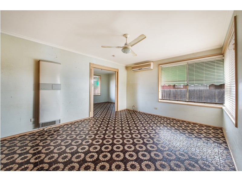 8 Narrumburn Road, Clayton South VIC 3169