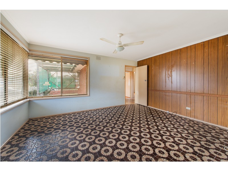 8 Narrumburn Road, Clayton South VIC 3169