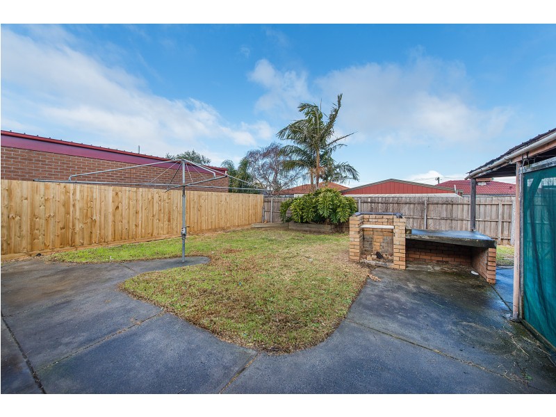 8 Narrumburn Road, Clayton South VIC 3169