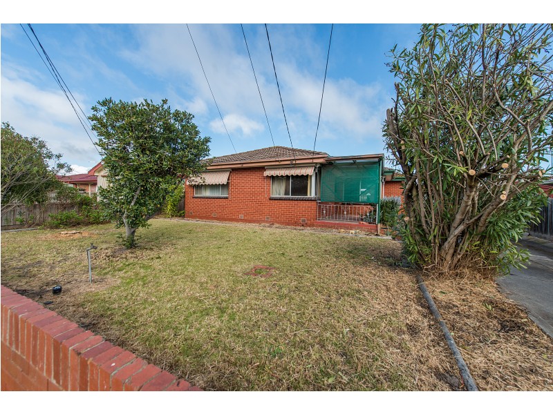 8 Narrumburn Road, Clayton South VIC 3169