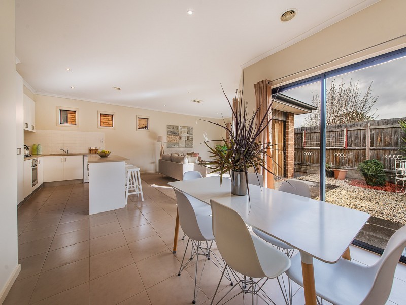 2A Albert Avenue, Springvale VIC 3171