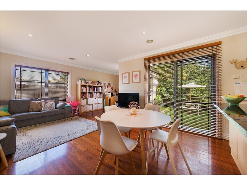 2/12 Caleb Street, Bentleigh East VIC 3165