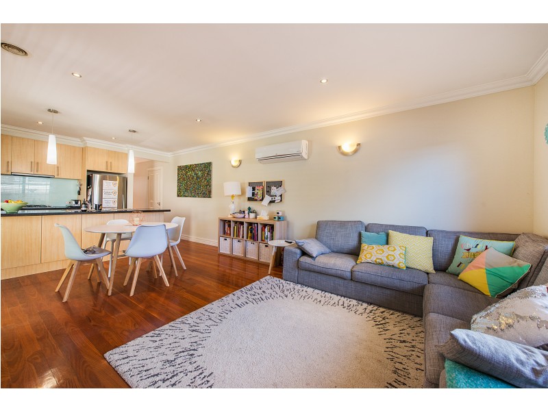 2/12 Caleb Street, Bentleigh East VIC 3165