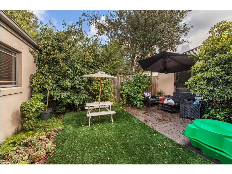 2/12 Caleb Street, Bentleigh East VIC 3165