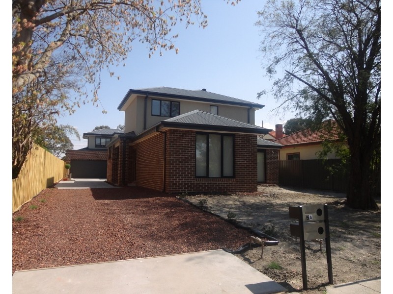 1/5  Stradbroke Street, Oakleigh South VIC 3167