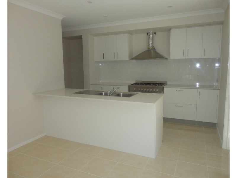 1/5  Stradbroke Street, Oakleigh South VIC 3167