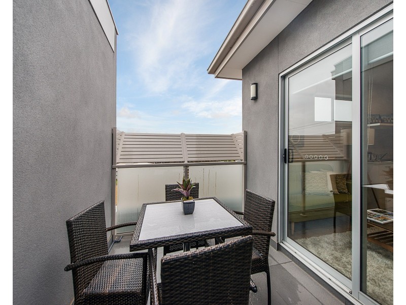 10/1430 Centre Road, Clayton South VIC 3169