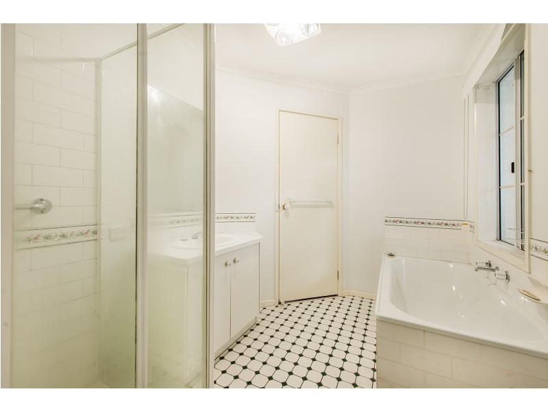 42 Coowarra Way, Berwick VIC 3806