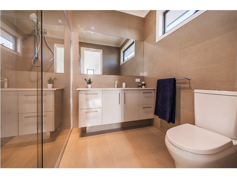 17b Helena Street, Clayton South VIC 3169