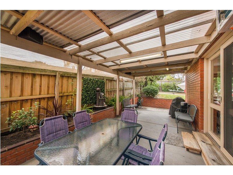 6 Cootamundra Drive, Wheelers Hill VIC 3150