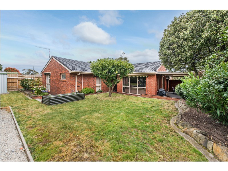 6 Cootamundra Drive, Wheelers Hill VIC 3150