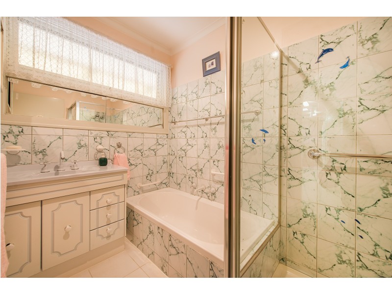 28 Bushland Avenue, Clarinda VIC 3169