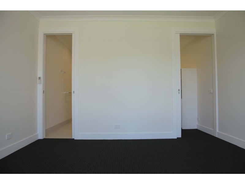 5b Kirstin Close, Oakleigh South VIC 3167