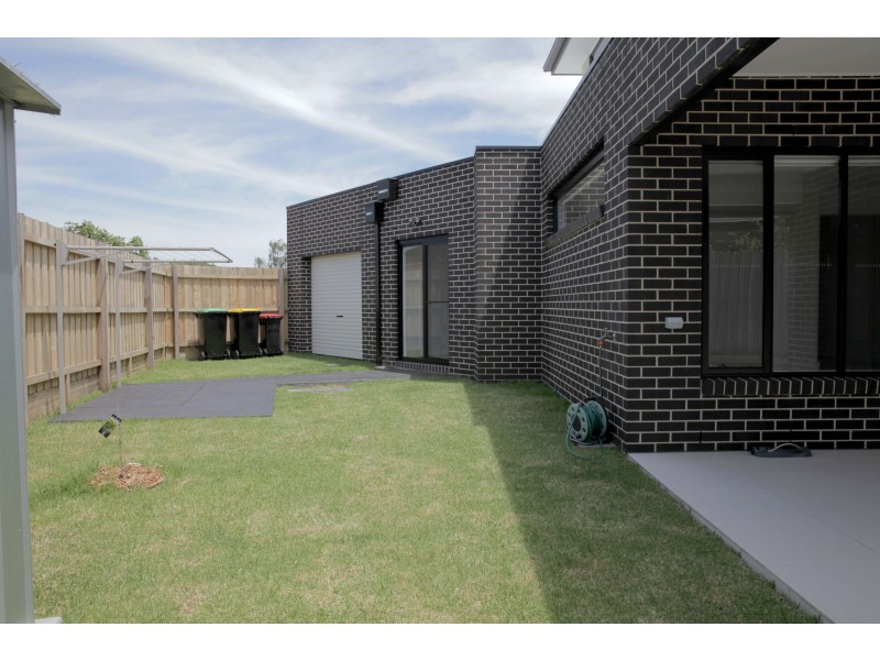 5b Kirstin Close, Oakleigh South VIC 3167