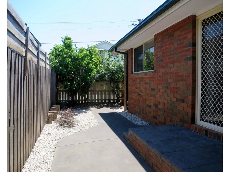 2/23 Springs Road, Clayton South VIC 3169