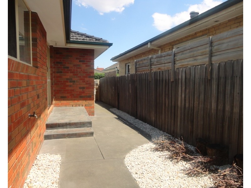 2/23 Springs Road, Clayton South VIC 3169