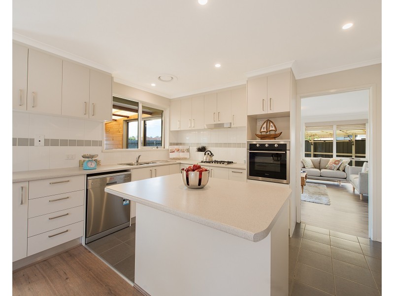 15 Merrigum Crescent, Clarinda VIC 3169