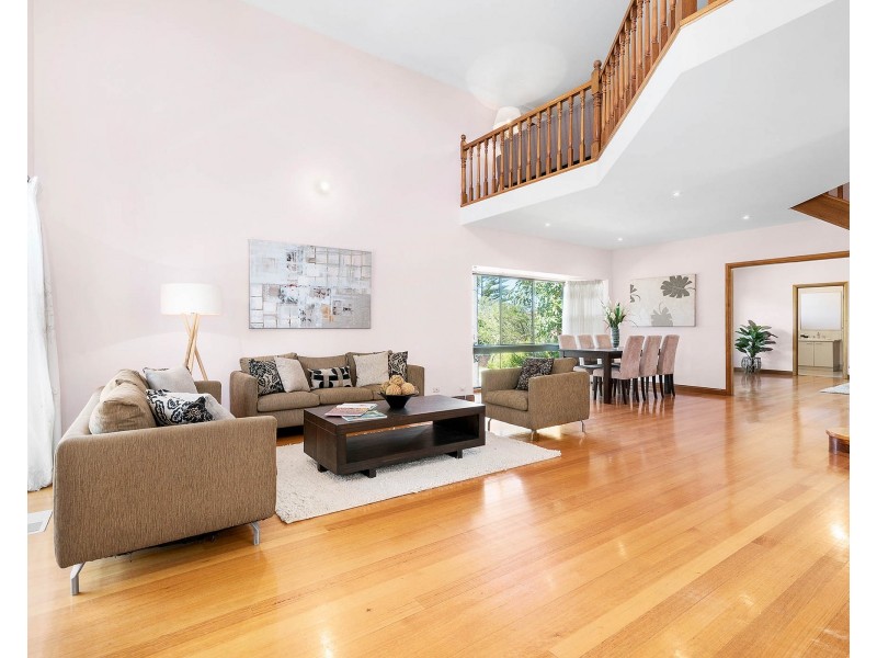 8 Sandalwood Drive, Oakleigh South VIC 3167