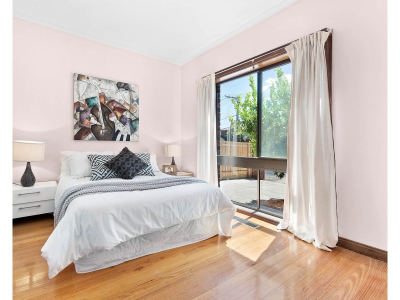 8 Sandalwood Drive, Oakleigh South VIC 3167