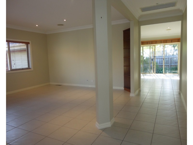 2/13 Wild Cherry Road, Ormond VIC 3204