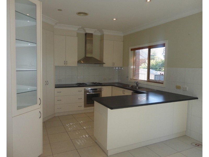 2/13 Wild Cherry Road, Ormond VIC 3204