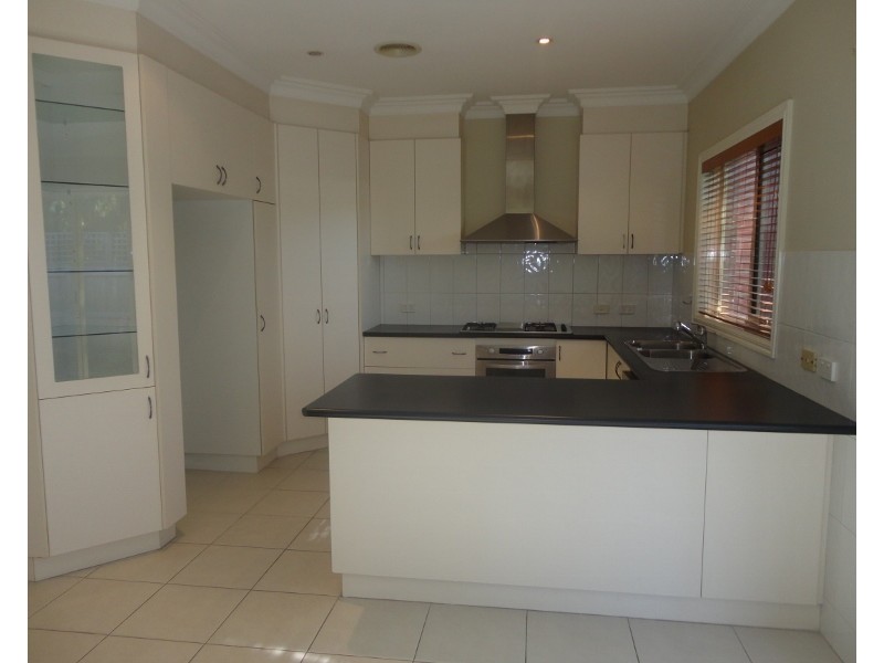 2/13 Wild Cherry Road, Ormond VIC 3204