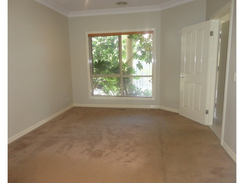 2/13 Wild Cherry Road, Ormond VIC 3204