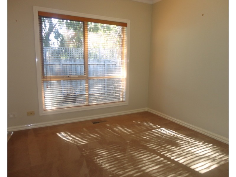 2/13 Wild Cherry Road, Ormond VIC 3204