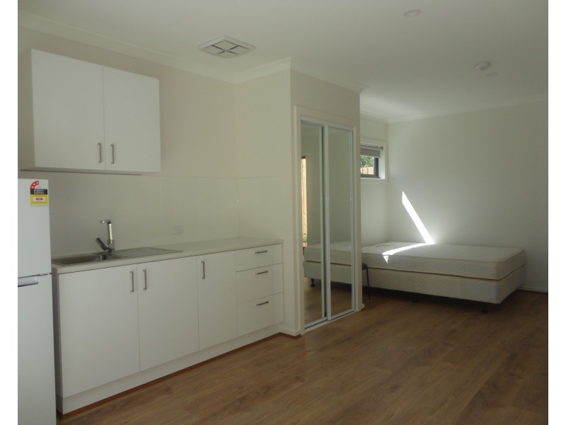8/46 Koonawarra Street, Clayton VIC 3168