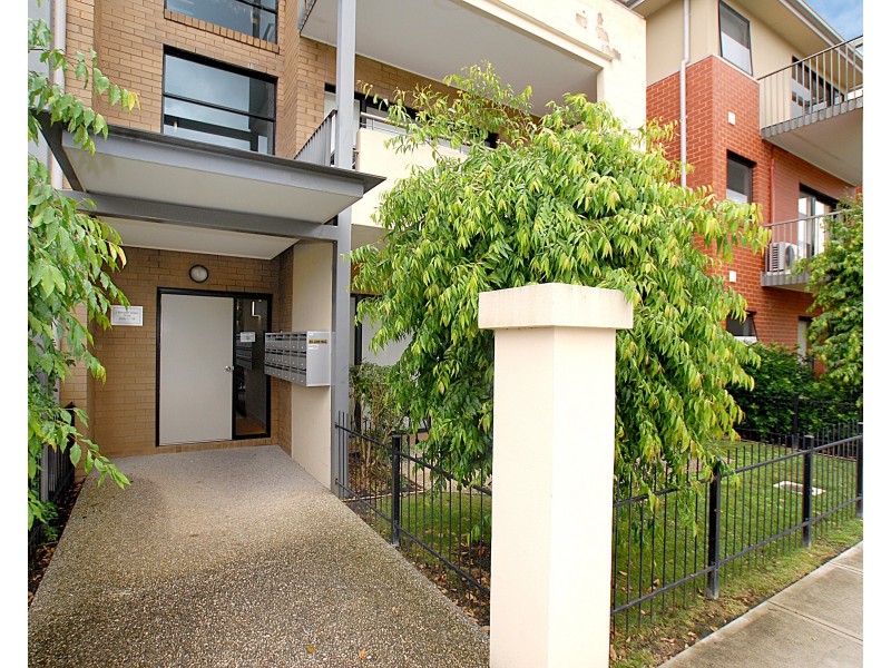 23/1 Greenfield Drive, Clayton VIC 3168