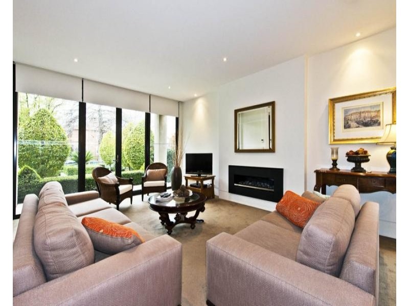 6a Fermanagh Road, Camberwell VIC 3124