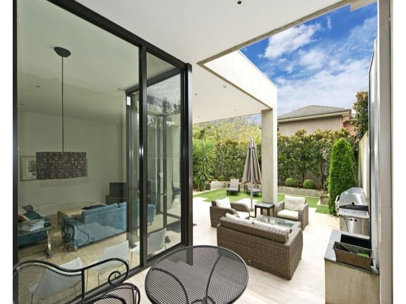 6a Fermanagh Road, Camberwell VIC 3124