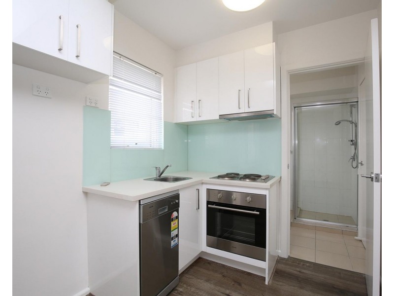 18/18 Cochrane Street, Brighton VIC 3186