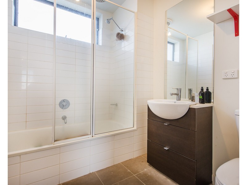 13/24-26 Burton Avenue, Clayton VIC 3168