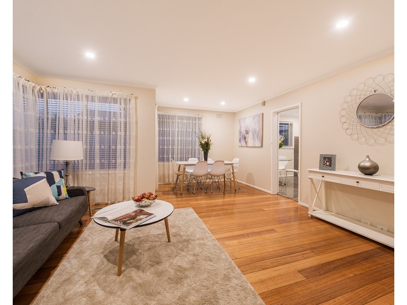 2 Barringun Crescent, Clayton South VIC 3169