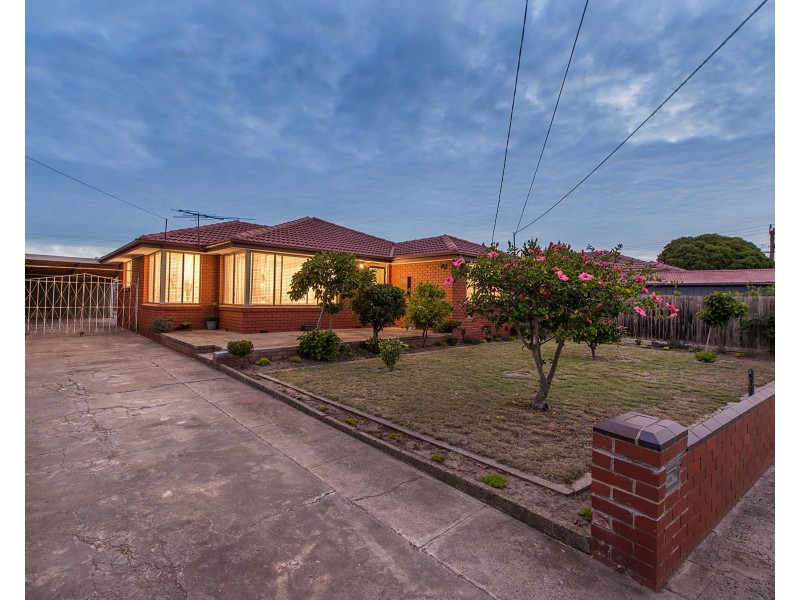 2 Barringun Crescent, Clayton South VIC 3169