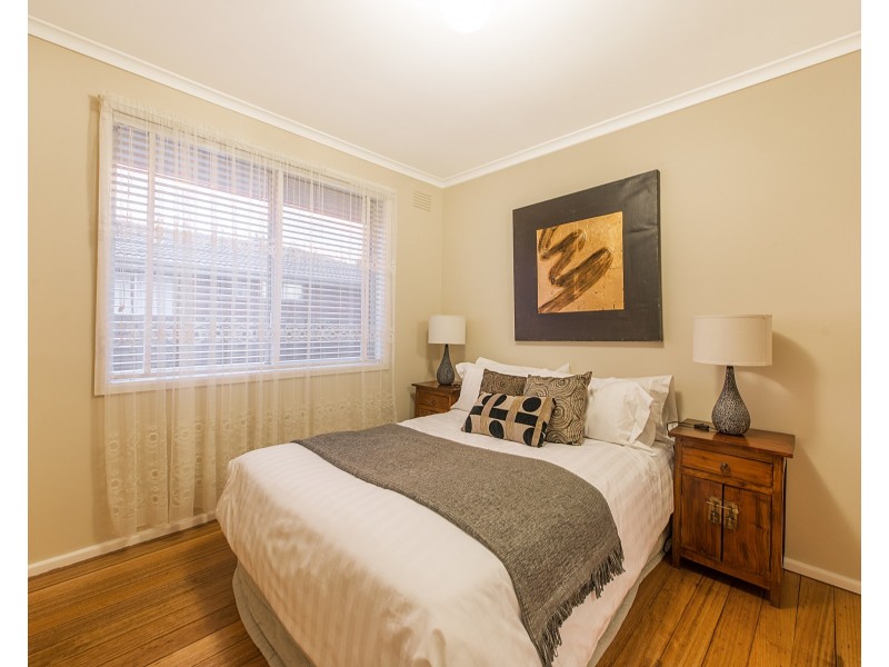 2 Barringun Crescent, Clayton South VIC 3169