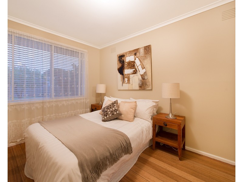 2 Barringun Crescent, Clayton South VIC 3169