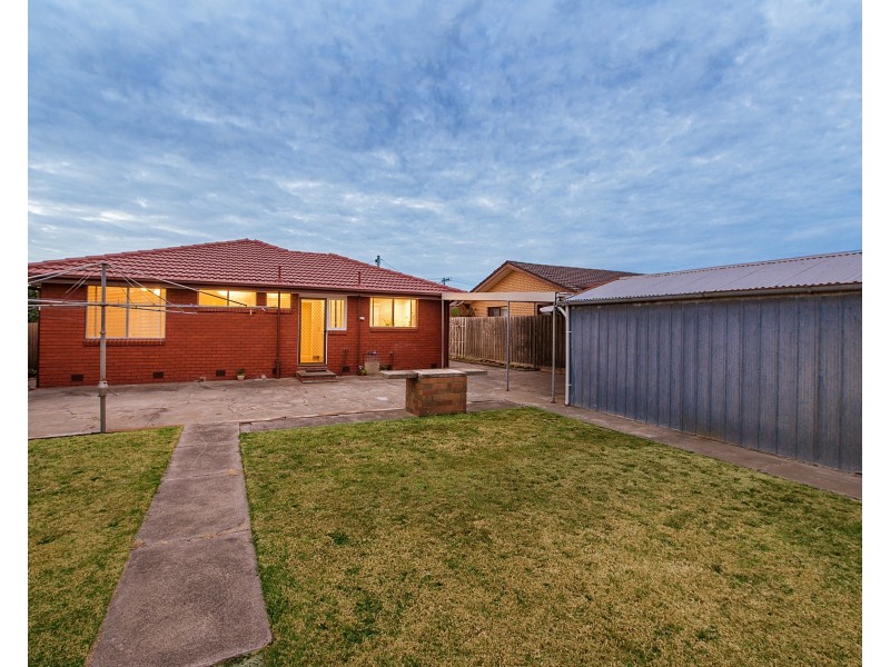2 Barringun Crescent, Clayton South VIC 3169